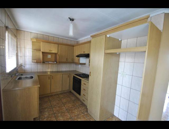 3 BEDROOM HOUSE FOR SALE IN DAWN PARK